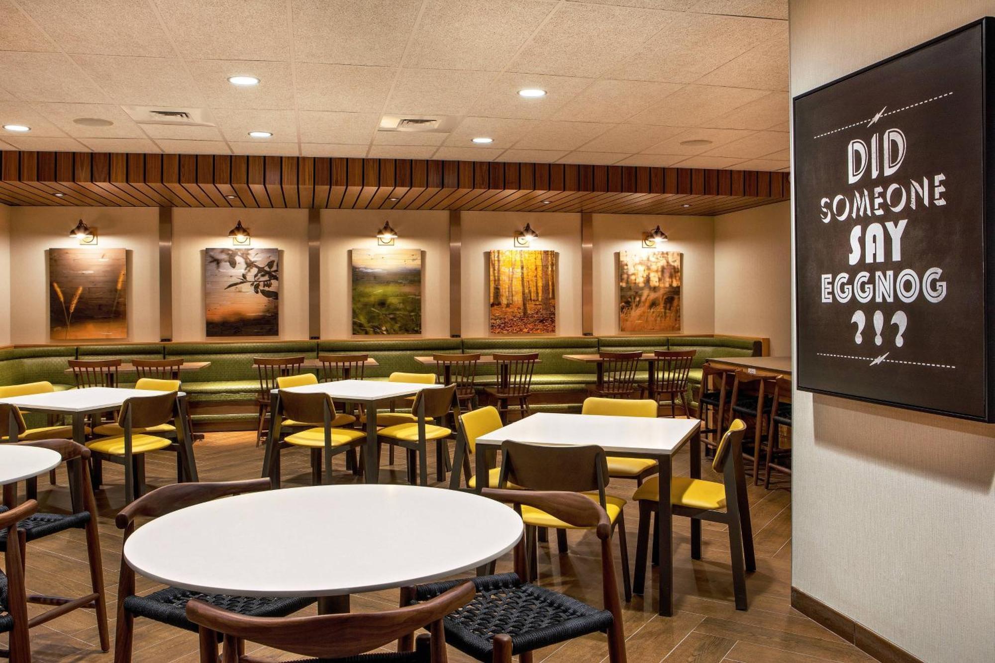 Fairfield Inn & Suites By Marriott Boston Walpole Exterior photo