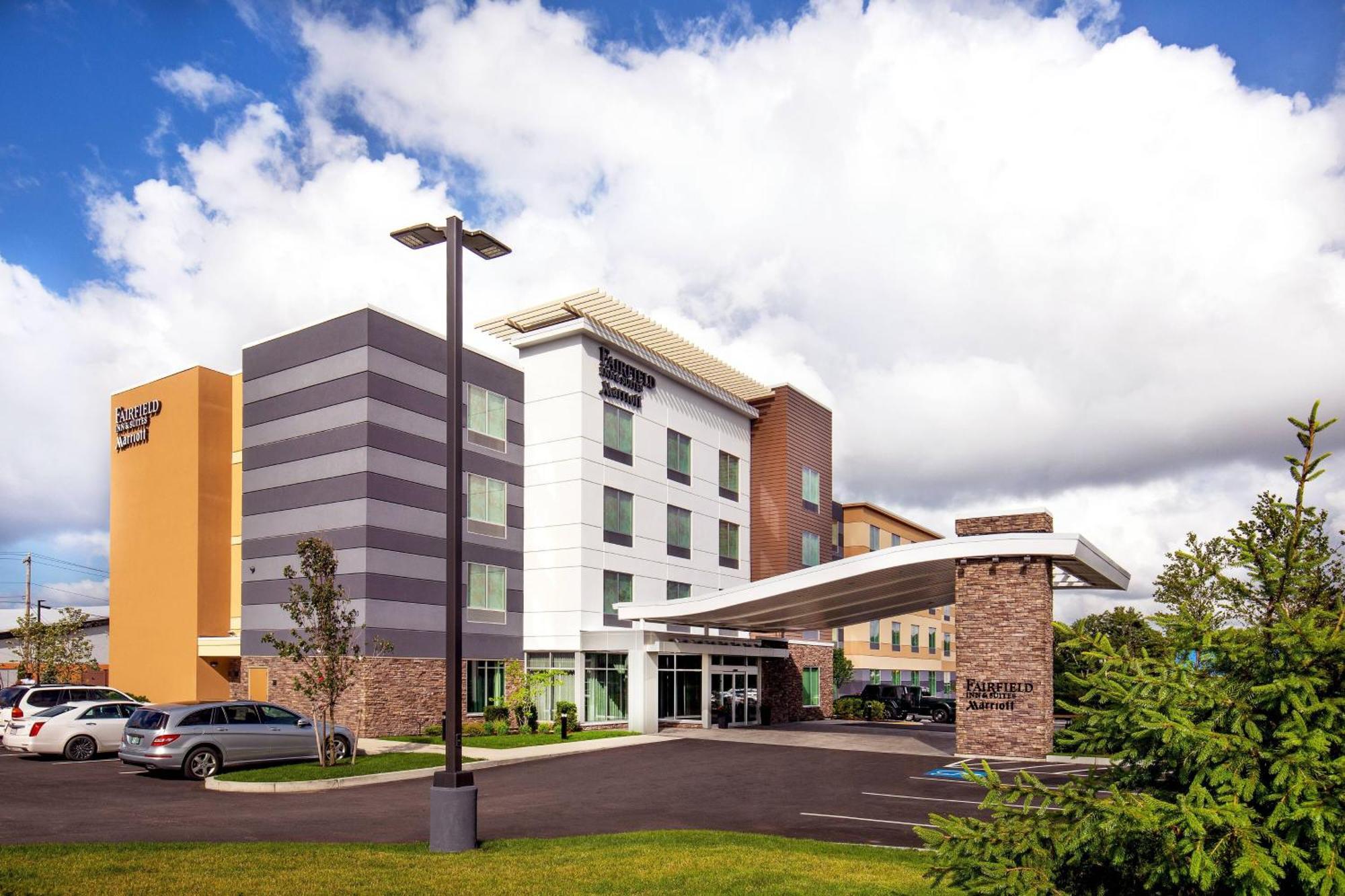 Fairfield Inn & Suites By Marriott Boston Walpole Exterior photo